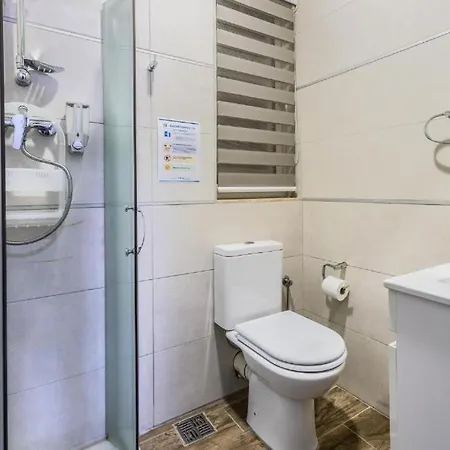 Large & Modern 3br Seafront With Large Balcony - Close To Saint Julian's, Sliema, & Manoel Island