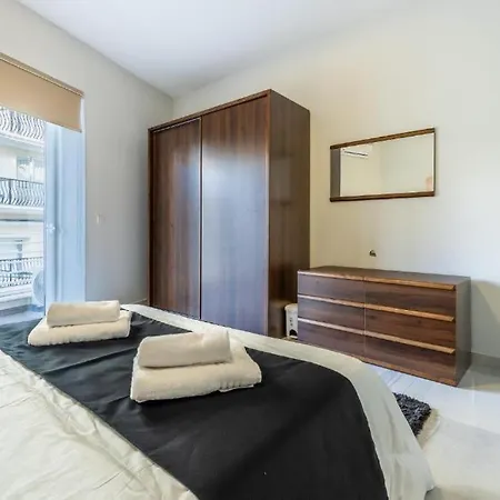 Large & Modern 3br Seafront With Large Balcony - Close To Saint Julian's, Sliema, & Manoel Island Apartment