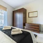 Large & Modern 3br Seafront With Large Balcony - Close To Saint Julian's, Sliema, & Manoel Island Apartment