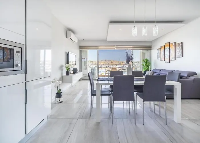 Large & Modern 3br Seafront With Large Balcony - Close To Saint Julian's, Sliema, & Manoel Island Gzira