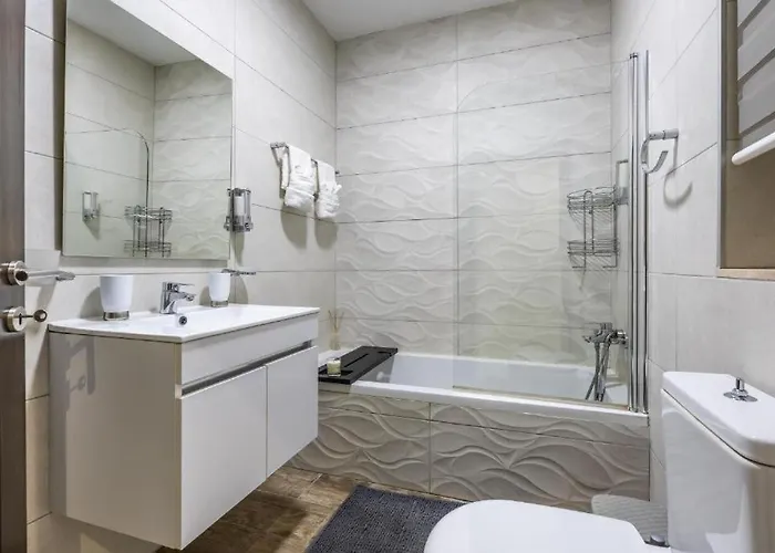 Large & Modern 3br Seafront With Large Balcony - Close To Saint Julian's, Sliema, & Manoel Island Gzira